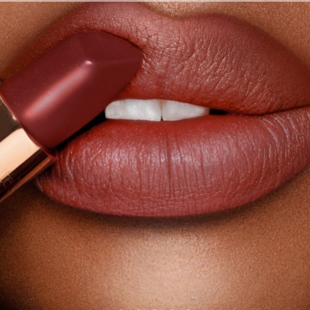 Charlotte Tilbury Matte Revolution Birkin Brown Lipstick - Picture 3 of 9